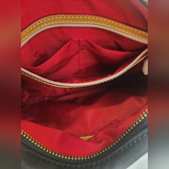 MZ Wallace - Elegant Black Shoulder Bag/Crossbody Bag - Picture 9 of 16